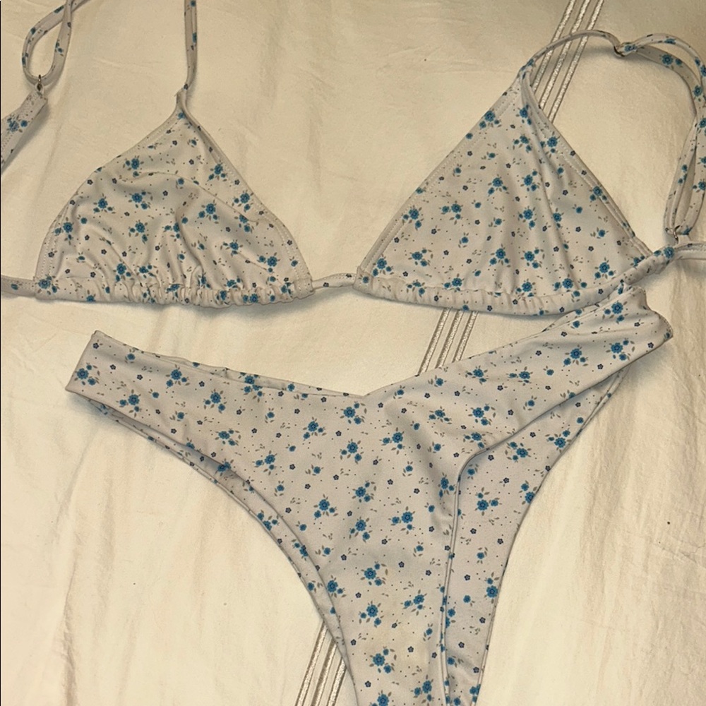 Floral Print Bikini Set - Blue and White